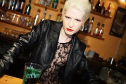 Lena-Bar-1