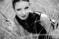 Reisfeld-web-grau-G