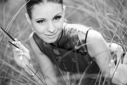 Reisfeld-web-grau-R